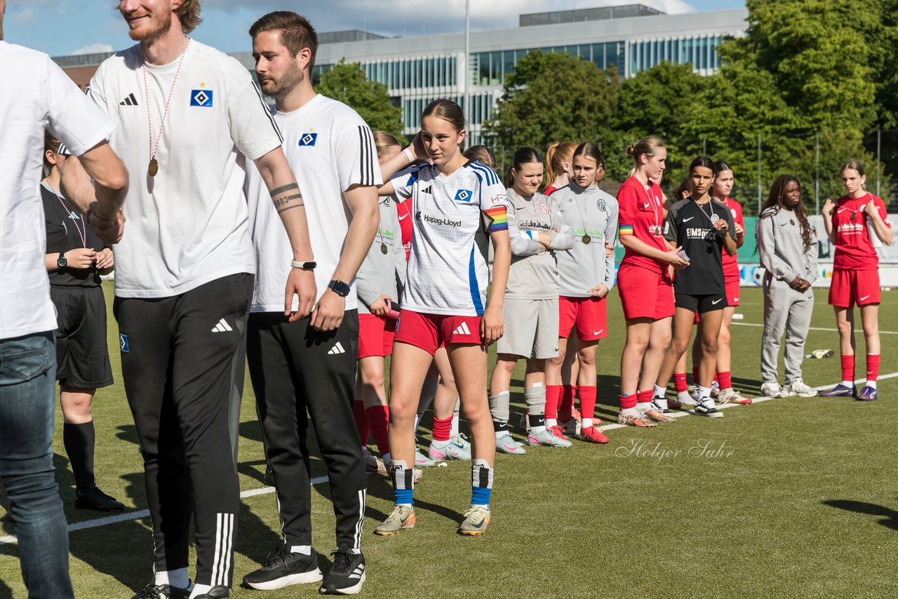 Bild 158 - wBJ Lotto Pokal Finale  Eimsbuetteler TV - Hamburger SV : Ergebnis: 0:3